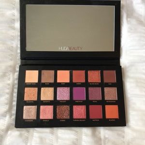 Huda Beauty Eyeshadow Palate
